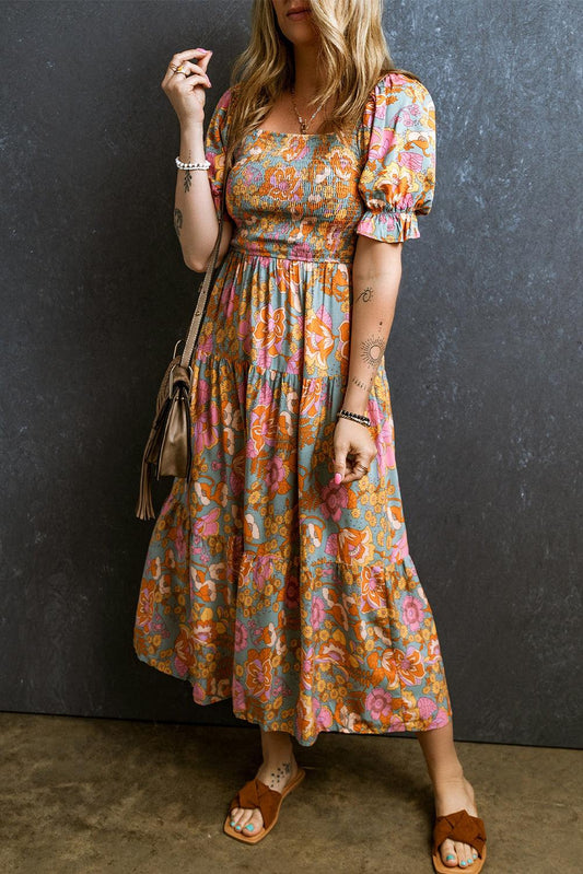 Anaïs | Smockad Midjeklänning med Blommor och Puffärmar