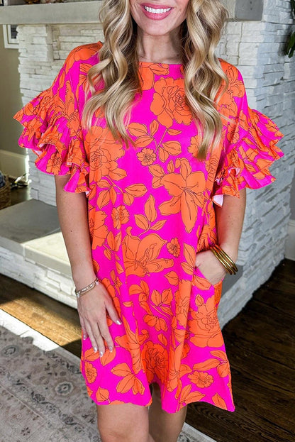 Nina | Kort Klänning med Blommor och Rynkade Ärmar